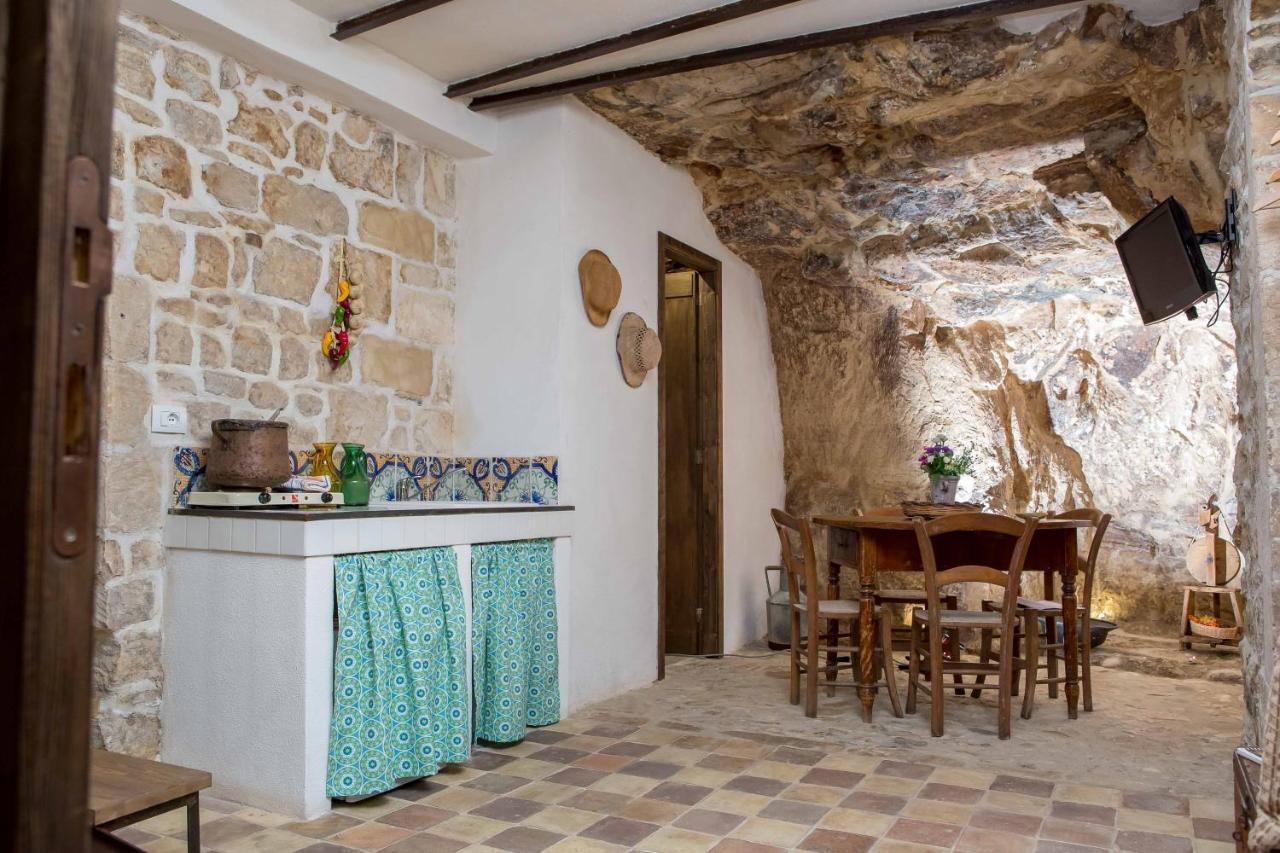 Case-Grotte Degli Avi, Esperienza Abitativa In Grotta موديكا المظهر الخارجي الصورة